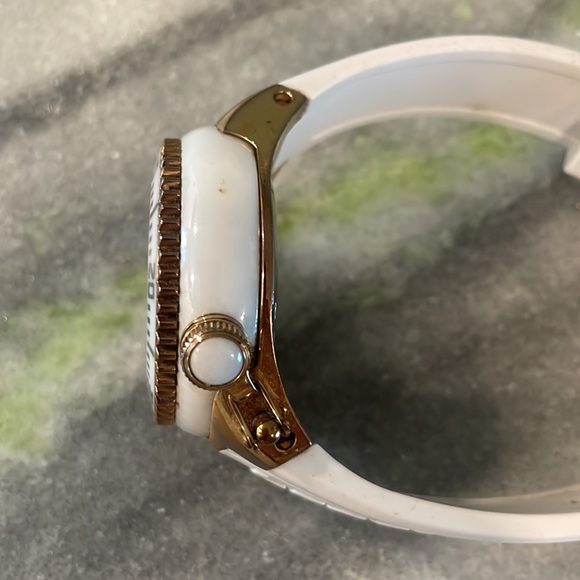 SWISS LEGEND NEPTUNE WITH PEARL FACE WATCH.  WHITE WITH PEARL FACE. GORGEOUS!! - Picture 5 of 7